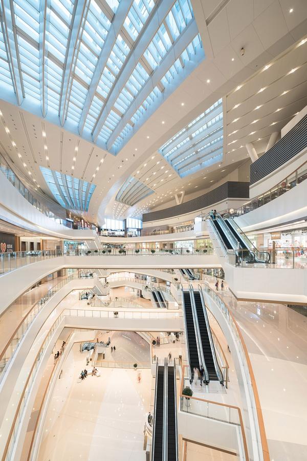 服装店设计成这样商场表示不担心网购i大连恒隆广场品牌旗舰店