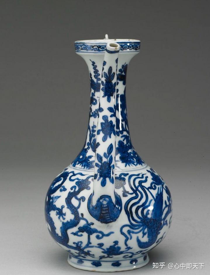 明万历景德镇官窑青花龙凤纹执壶