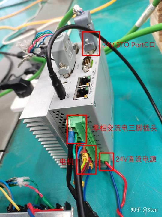 接线我们一般使用的是单相交流电,因此ac2和ac3之间要并联实物连线图