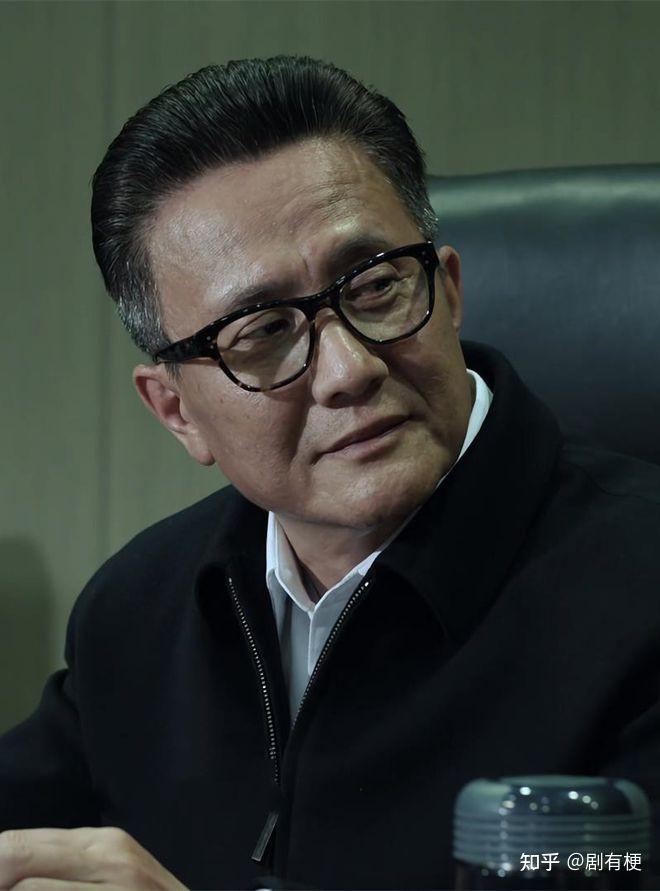 他靠着政绩慢慢干出了成绩之后,肯定是会往上升的,这对于高育良来说