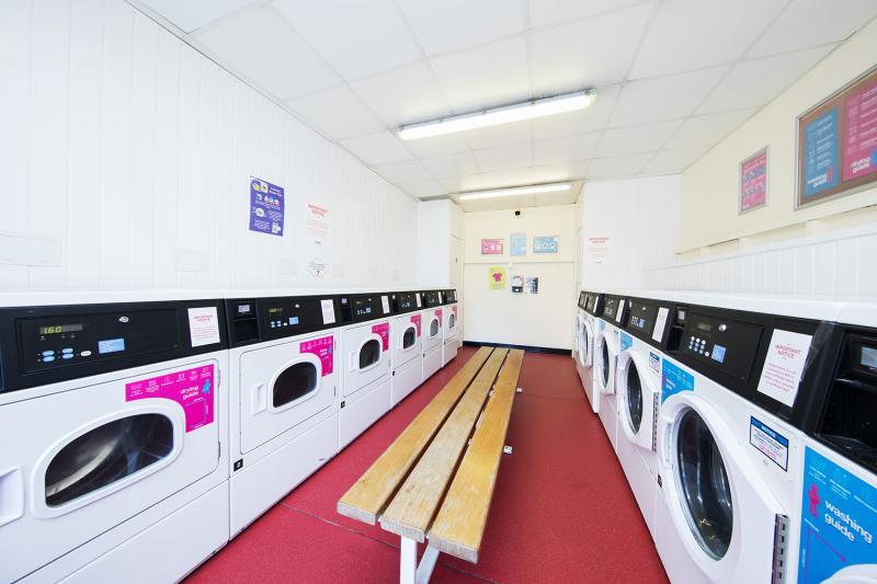 卡迪夫大学卡迪夫大学(英语:cardiff university,威尔士语:prifysgol