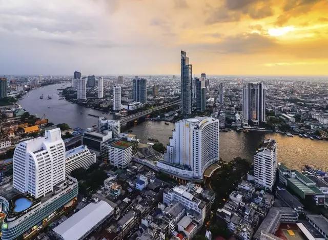 隨著經濟的復甦以及城市建設加快,曼谷逐漸成為一個地理位置優越的