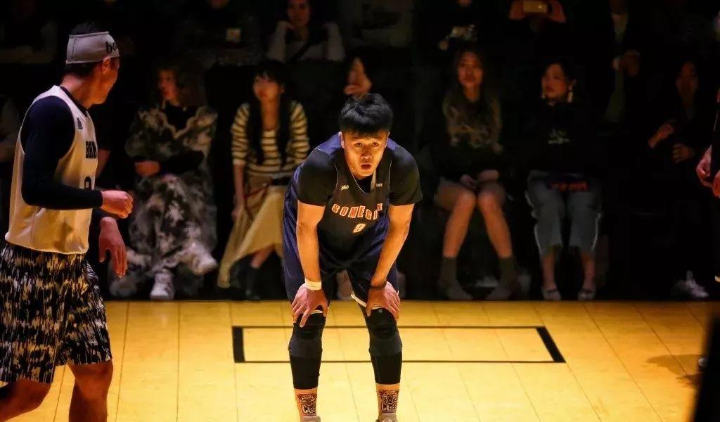 路人王郑州霸主科比门徒/打出名堂mvp189cm 89kg来自郑州安云鹏曾在