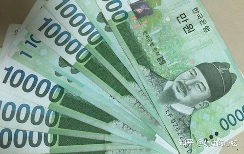 韩国发行的一万韩元正面,图案即为李祹头像.