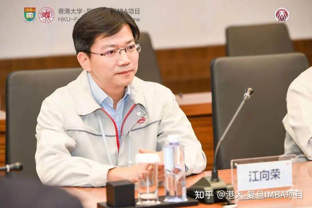 江向荣作为98级的复旦校友,江学长表示,比亚迪和复旦大学合作由来已久