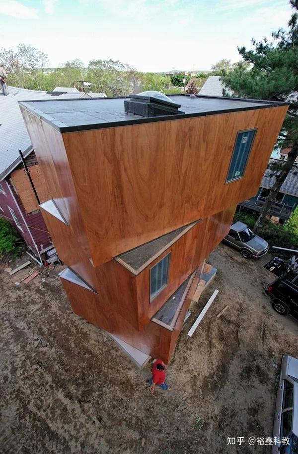 听说麦当劳的员工要在一个巨无霸魔方里办公了魔方建筑有哪些