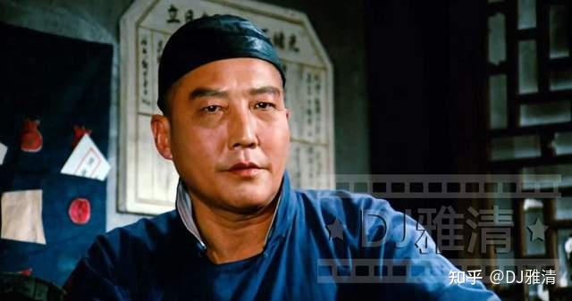 于是之 饰 王利发