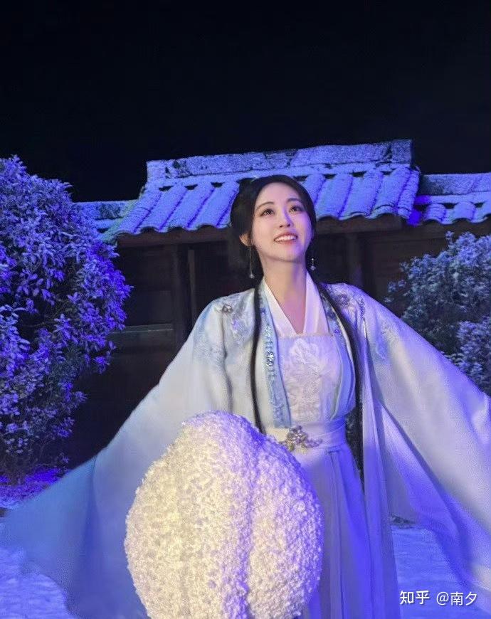 祝绪丹,闫妮赛道的嫡长女! - 知乎