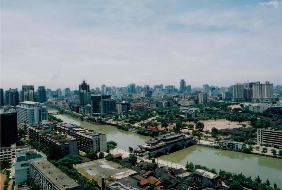 这50张照片藏着成都70年变迁