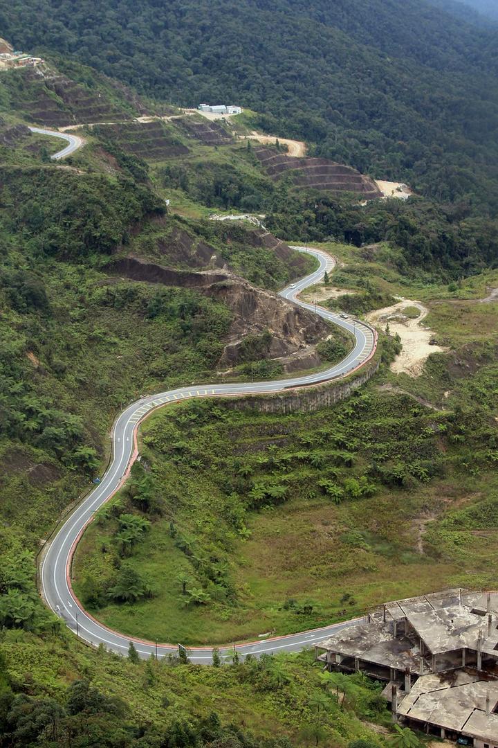 山路过弯道驾驶技巧图解4