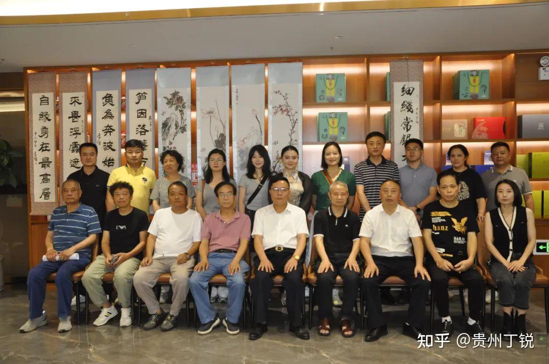 农工党贵州省委直属工程支部携书画名家向大方县捐赠200幅书画作品 - 知乎
