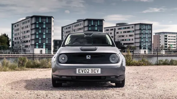 试驾编译本田首款电动车本田e要做电动车界的mini