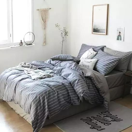 说到房间布置怎么可以不聊到床.