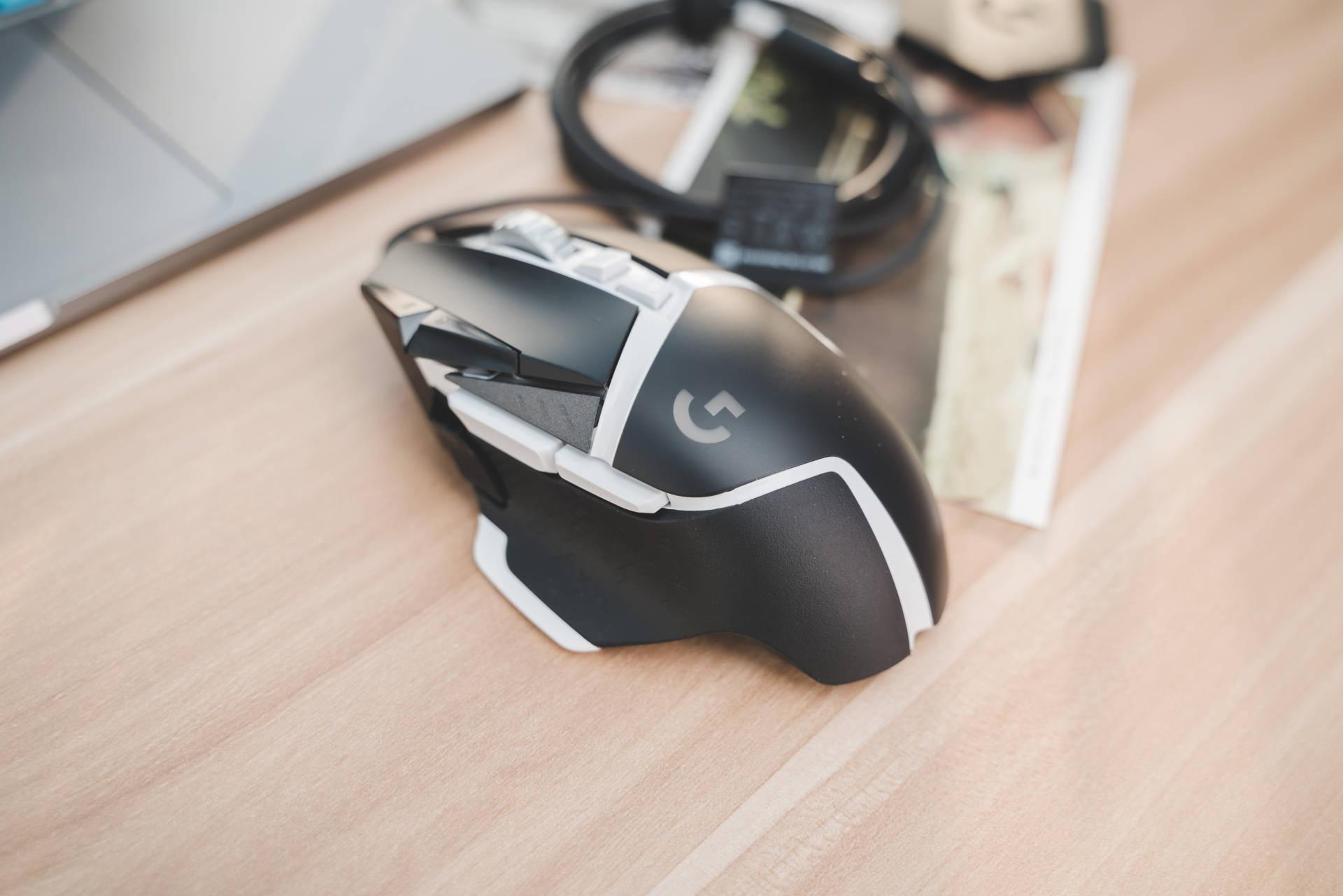 罗技鼠标值得入手吗罗技g502se鼠标全新传感器提升追踪速度