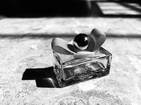 empress 以上几款目前在用的,其中阿玛尼喝ck的属于中性香水吧,我