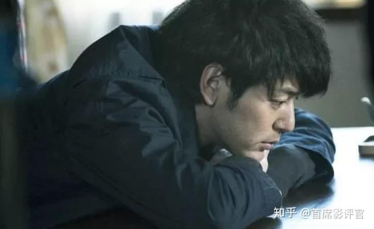 男主角池松壮亮,童星出道,曾凭借电影《纸之月》和《我们家》获得日刊