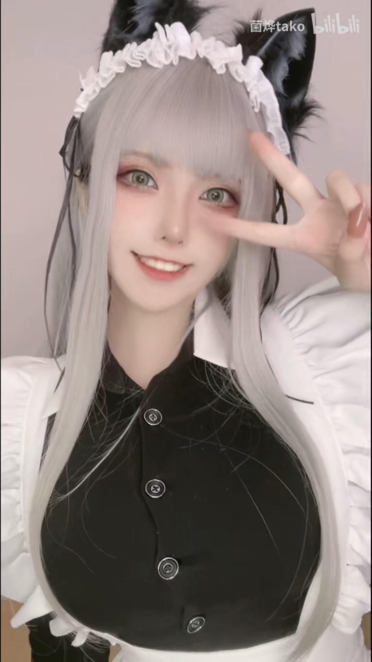 如何评价b站二次元coser主播菌烨tako?