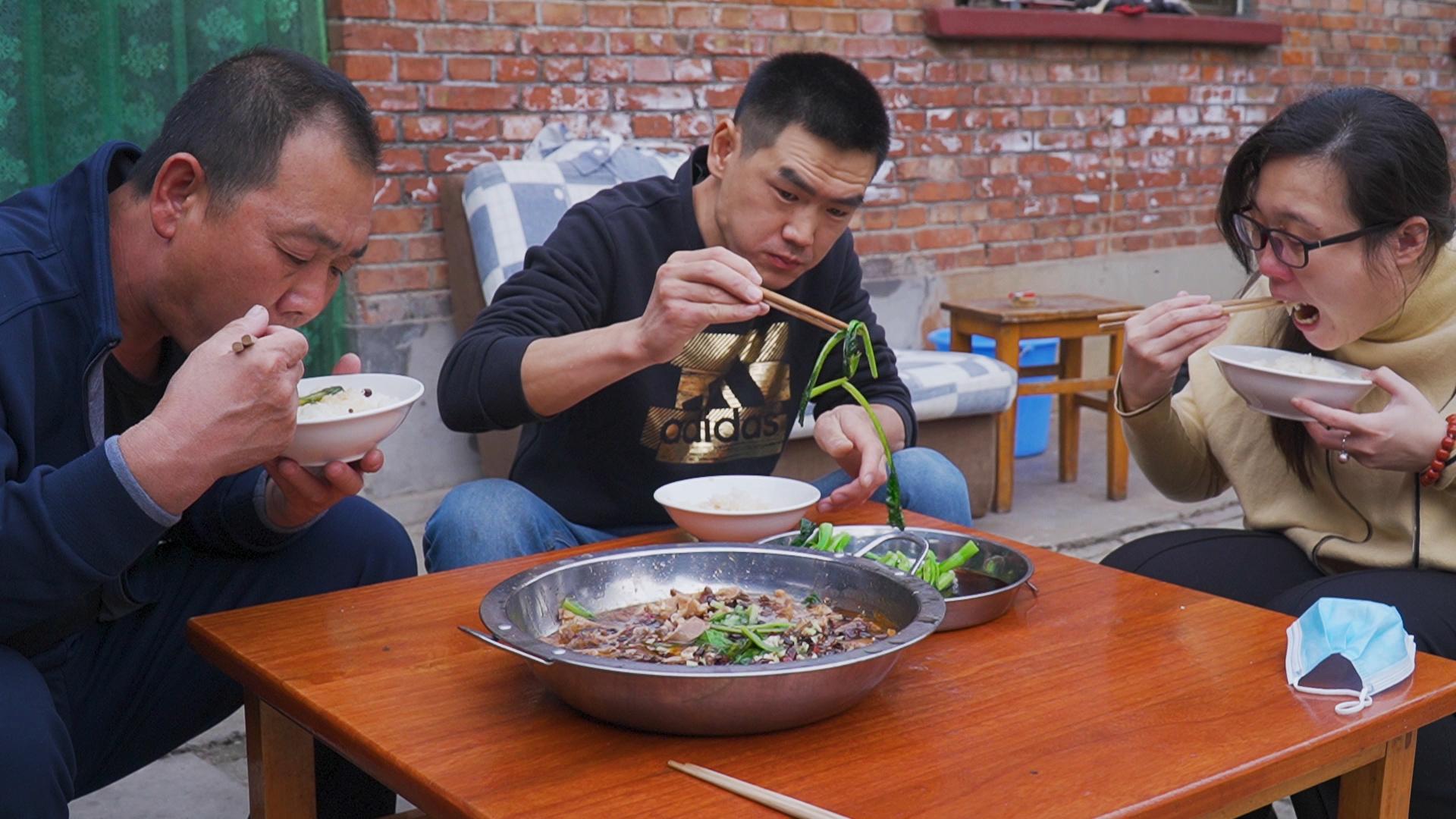 美食私房菜越南美食烹飪飲食相關推薦 5:11老媽想吃豬大骨了,阿遠買