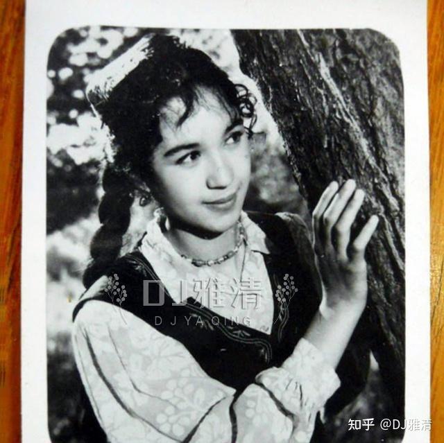 10位被遗忘的新疆美女明星今昔变化大有人89岁仍美有人27岁便去世