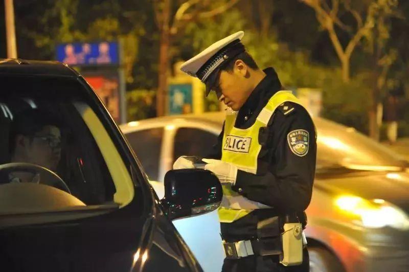 喝多少啤酒算酒后驾驶 v2-17da6611542a626e0fb4fd5917ee528a_1440w.jpg?source=172ae18b