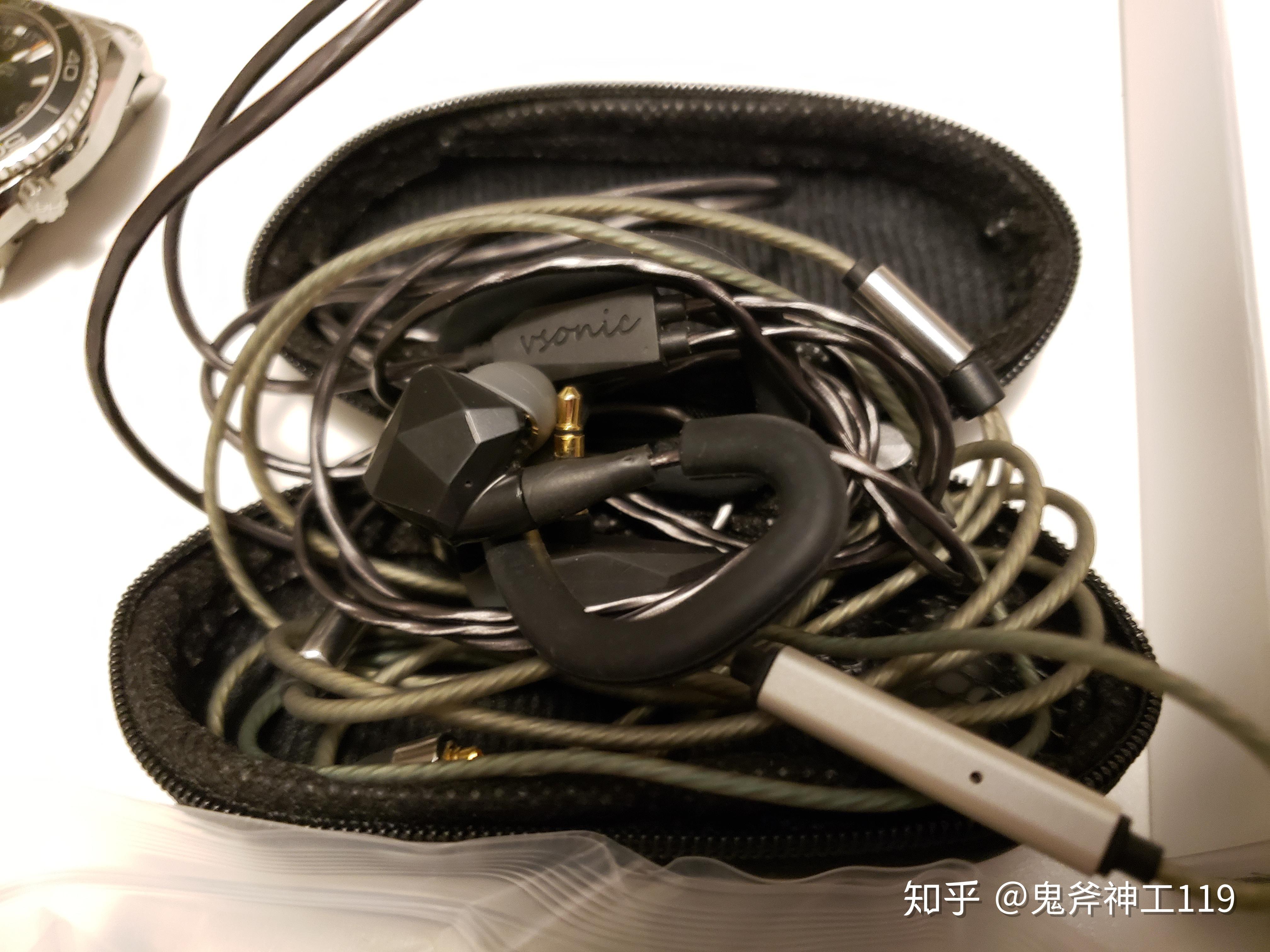 2022年有哪些值得买的千元入耳式耳机千元以内入耳式耳机终极对决