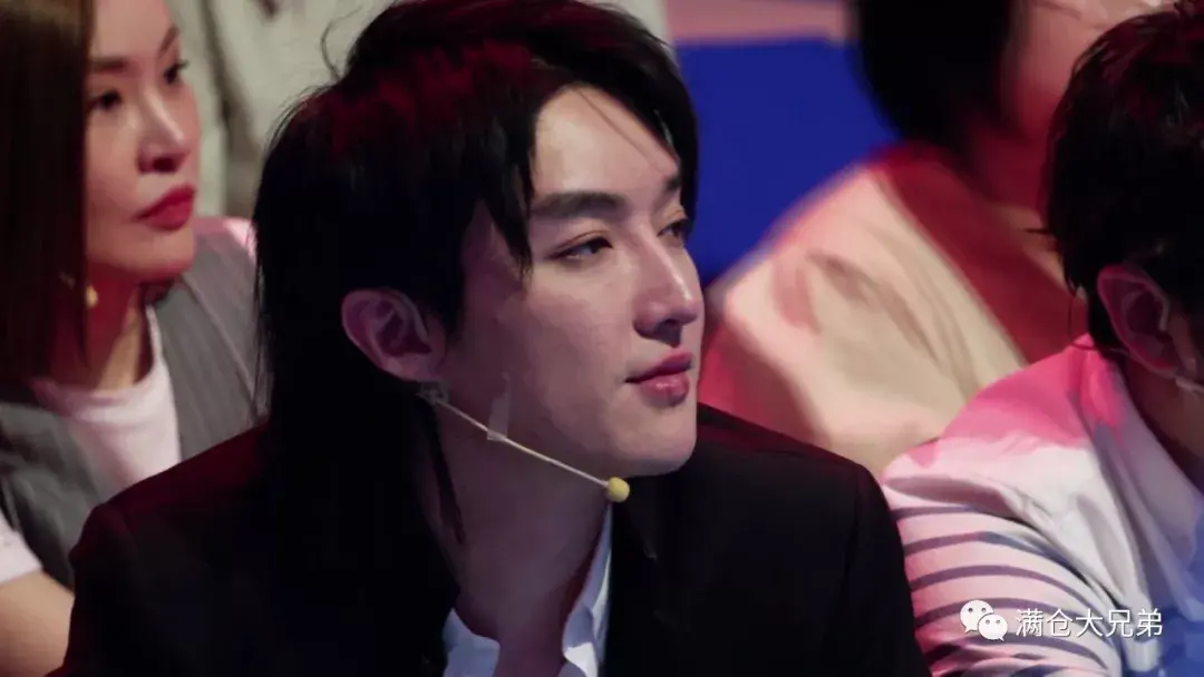 论"精致穷",肖骁一方不该输