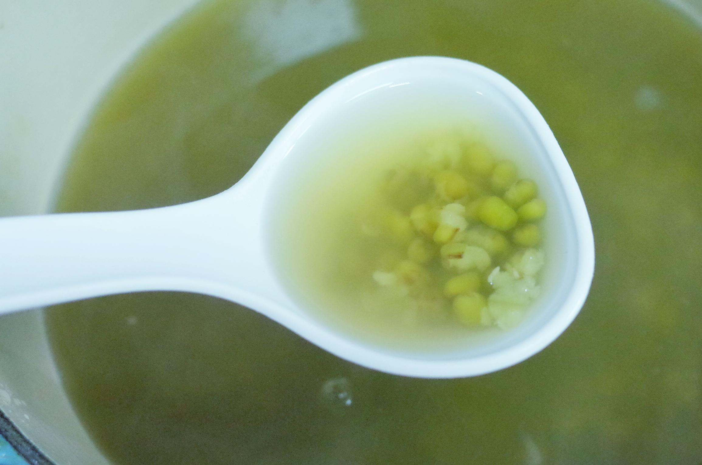 煮绿豆汤，软烂不变红，糯香浓郁的小窍门