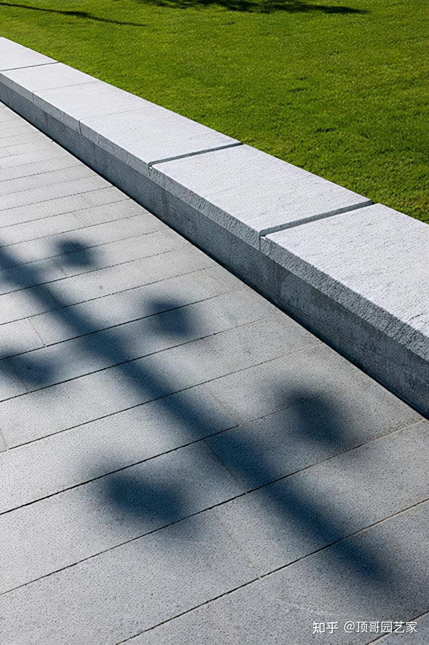 园林中铺地的石材通常是指花岗石,而不是室内装饰用的大理石!