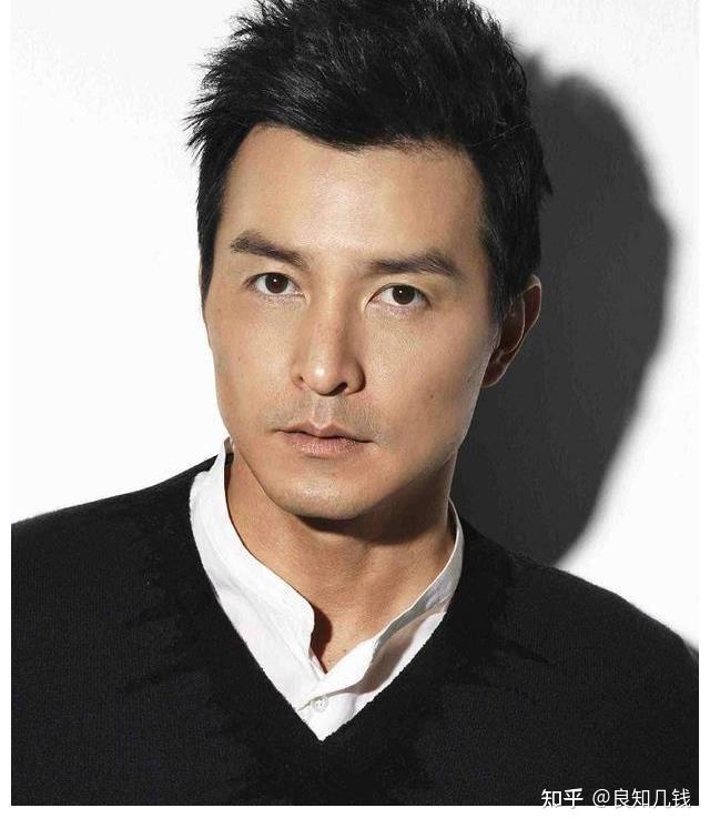 李铭顺的颜值在新剧男星中可排到前三,个人以为,他可能仅弱于李南星