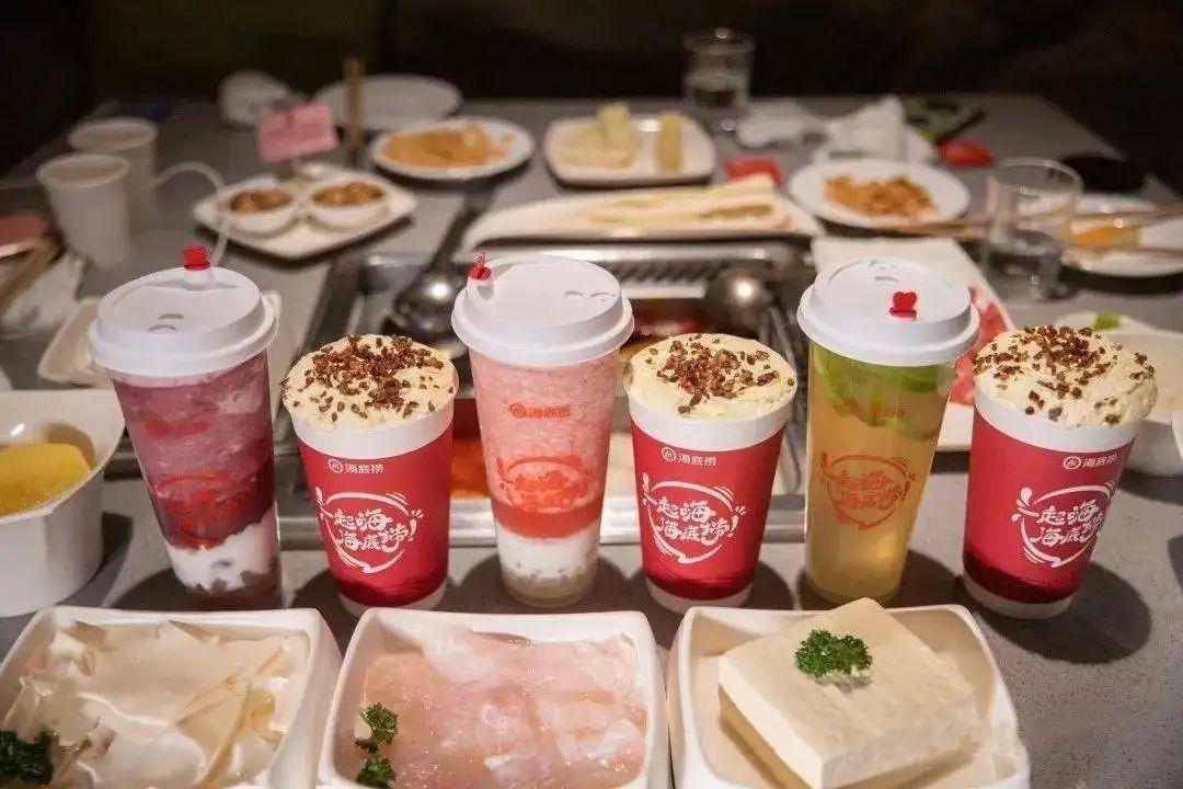 乡村基卖手摇茶,海底捞也引入"奶茶铺",餐企都在发掘加入现制茶饮的