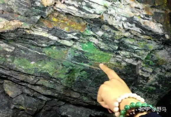 绿松石的形成过程图片