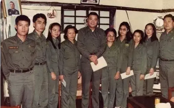 70 年代,台湾金门广播站的女播音员合影.