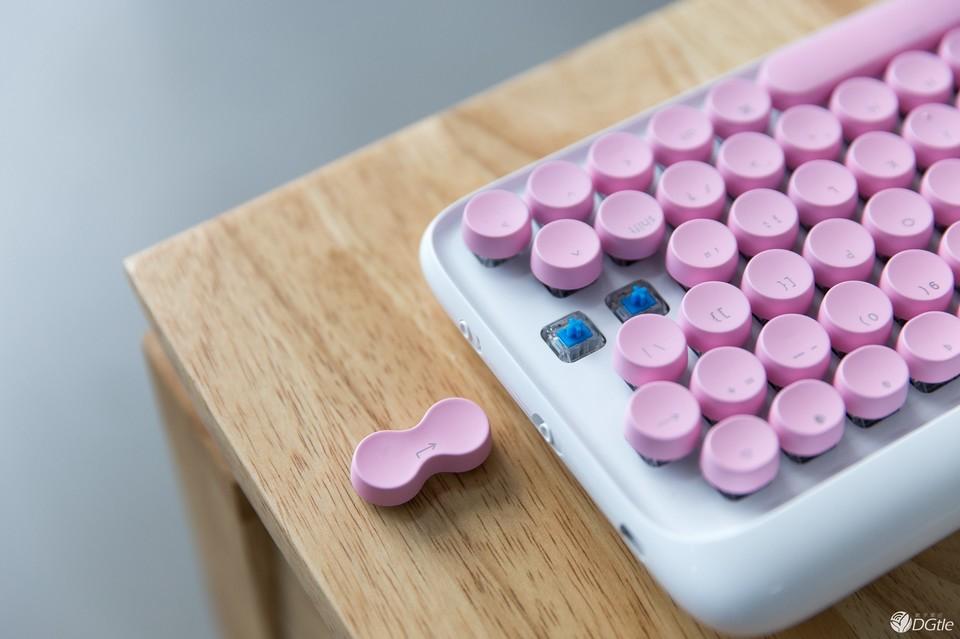 有哪些适合玩 LOL 入门的女生日常使用的键盘