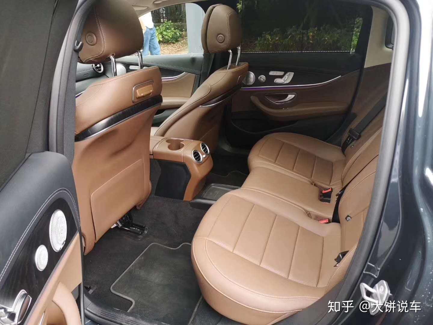 这辆还没做首保的奔驰e300车主的卖车原因令人大跌眼镜