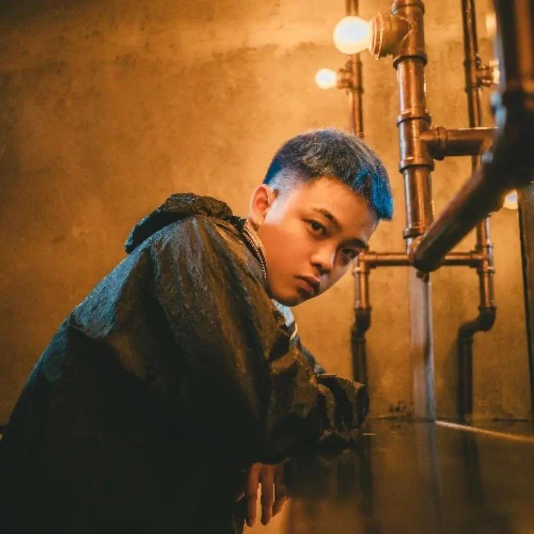 黄旭发文解释没内涵马思唯但年轻rapper参加节目还是好选择吗