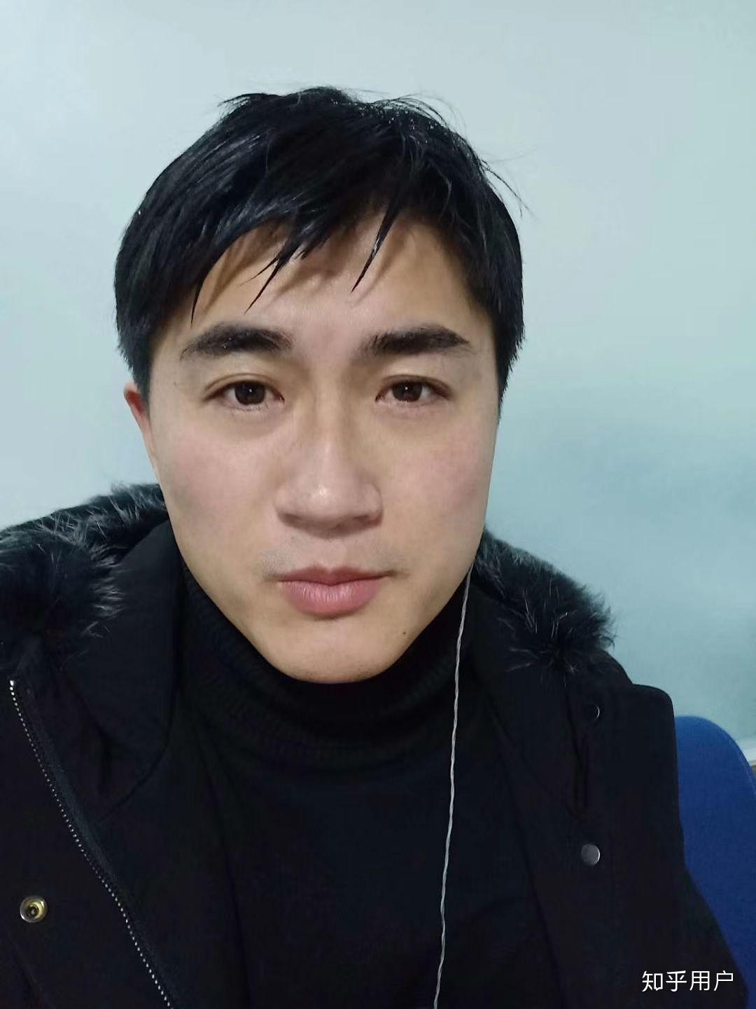 怎么看经常在朋友圈发自拍照的男性