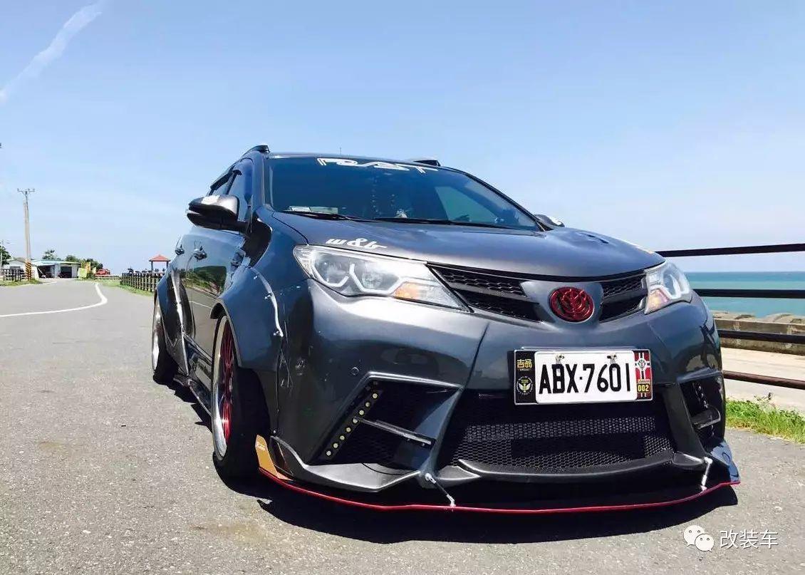 全网第一辆改装宽体的rav4烂大街的车却拥有跑车的回头率