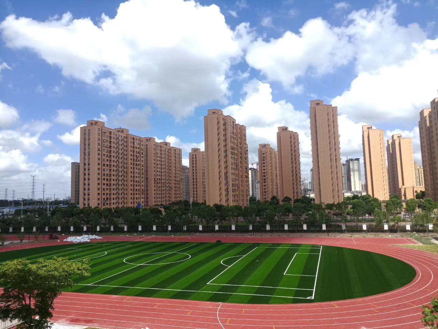 在华东理工大学附属闵行科技高级中学(简称华理科高)