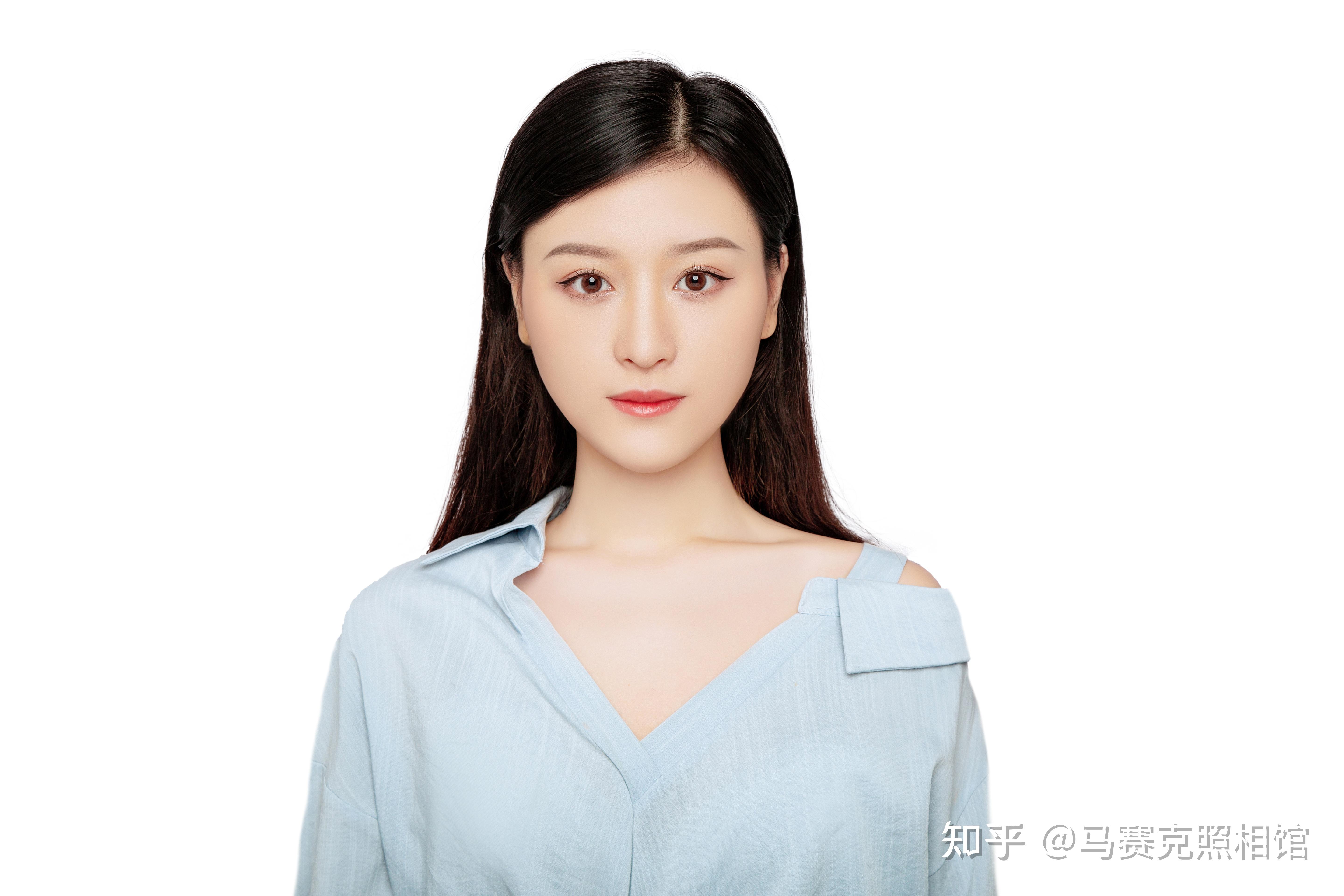 如何拍证件照比较好看