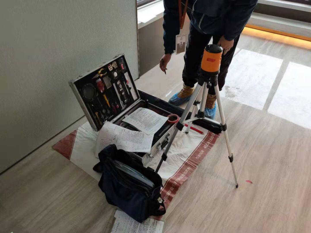 验房师,蹒跚于中国地产江湖边缘丨每经头条