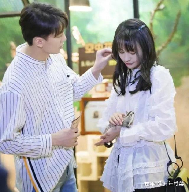 再撕郑爽再曝猛料张恒怼爽粉你应该问问她出轨几次