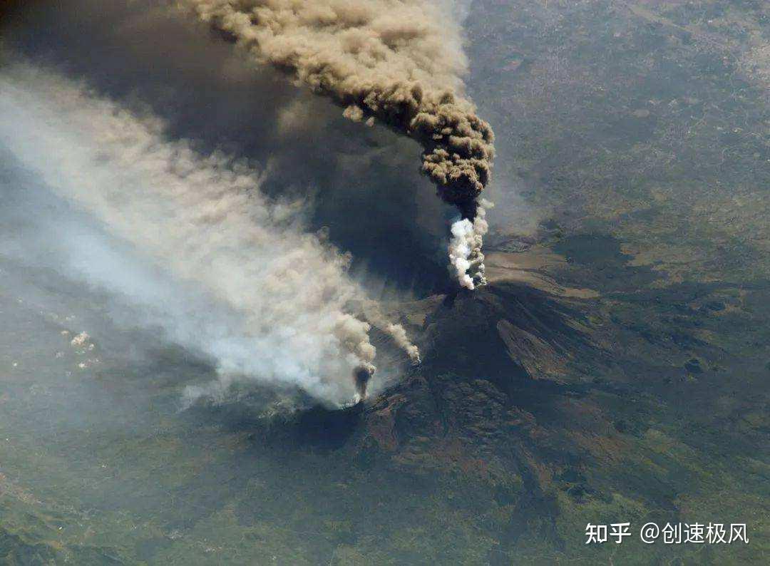 汤加火山爆发手抄报图片
