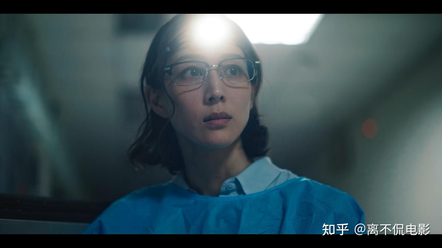 《化外之医》:厕所开刀被通缉后,他被迫给黑老大开颅 - 知乎