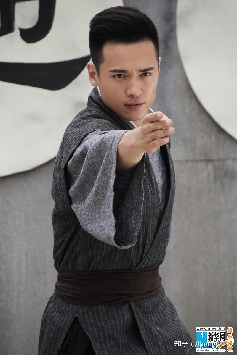 高云翔领衔主演张铁林施京明吕夏吕行战菁一王铮等联合主演的刀影剧照