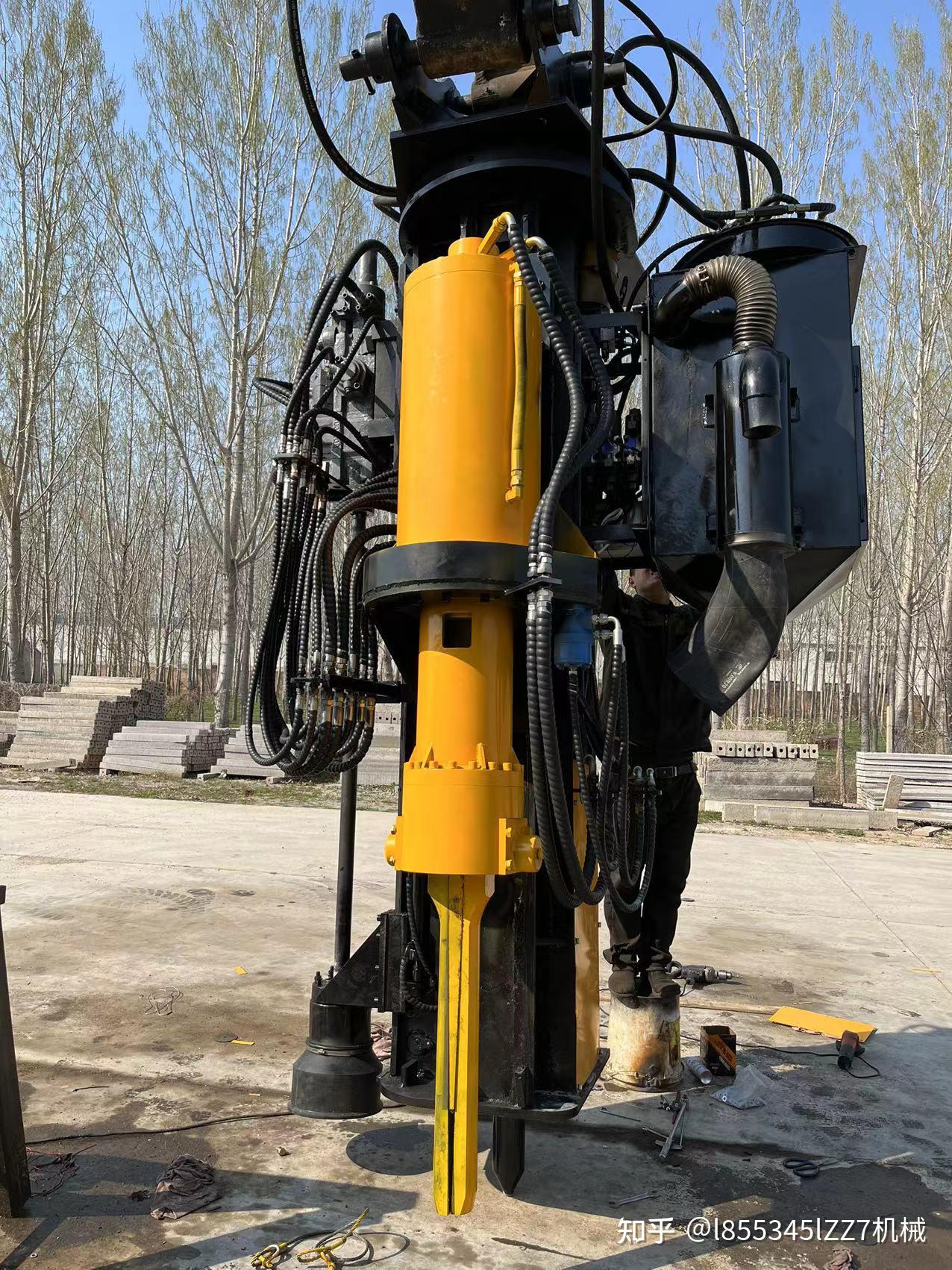 挖掘机钻孔劈裂一体机岩石爆破设备厂家