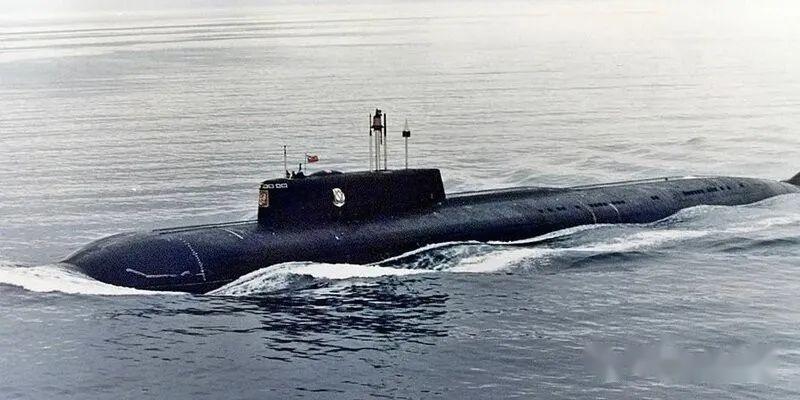 俄北方舰队前司令库尔斯克号核潜艇沉没原因为与北约潜艇相撞