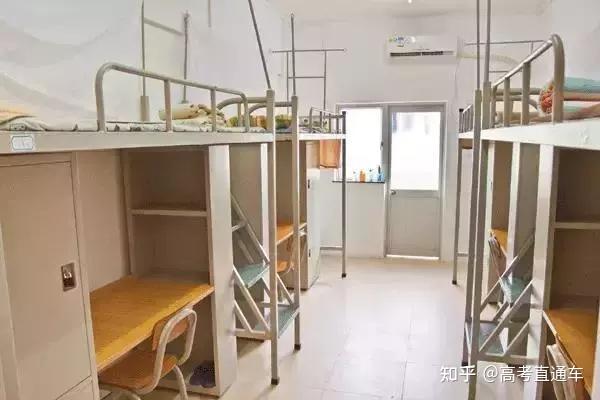 独立卫浴,独立柜子;特色配置:除了每间宿舍会配有一浴室和一卫生间外