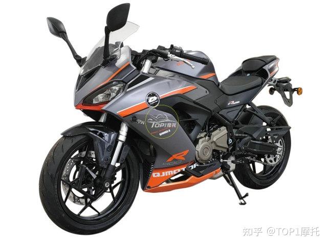 只不过上一次申报的是单摇臂版本,这一次是双摇臂版本,其实这款车就是