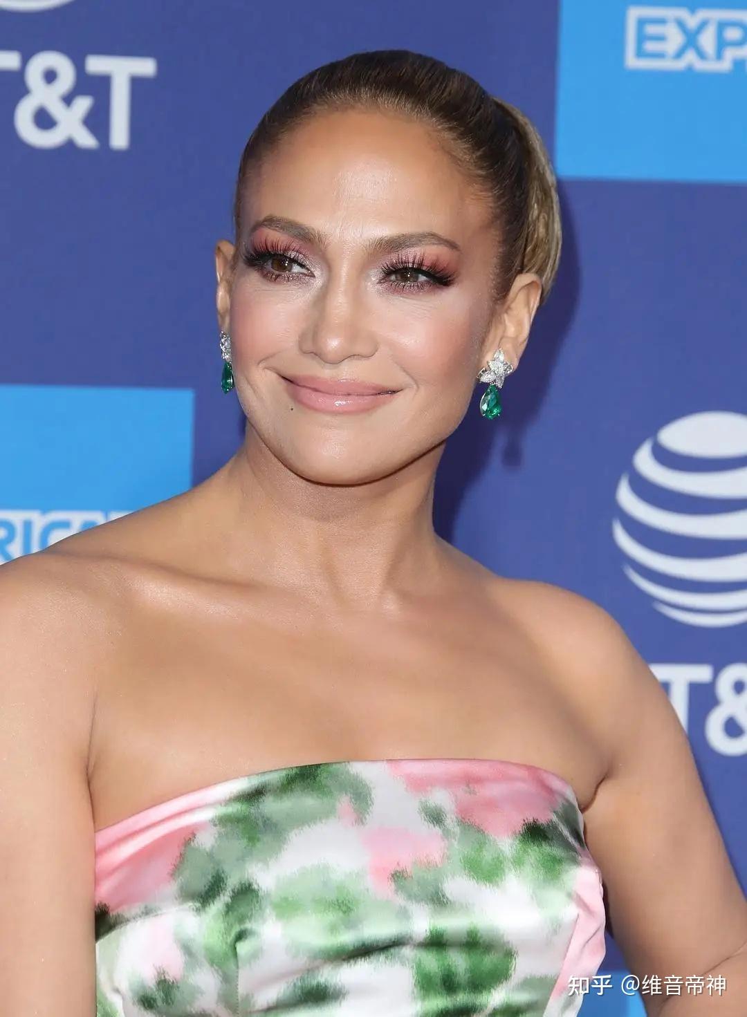 本阿弗莱克称自己与詹妮弗洛佩兹结婚是暂时精神错乱但他仍寻求离婚