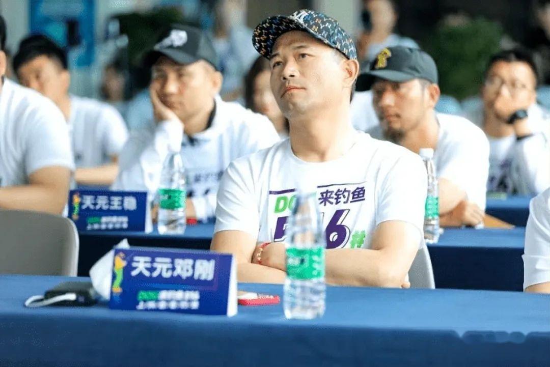 60万人在线围观!钓王邓刚再放大招,“钓技大舞台”获赞超12亿 - 知乎